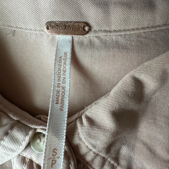 Free People Woman’s Shirt Tan Botton Up Size S/P FLAW - Picture 6 of 8